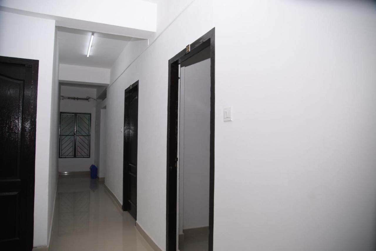 Отель Meghna Residency Тривандрум Экстерьер фото