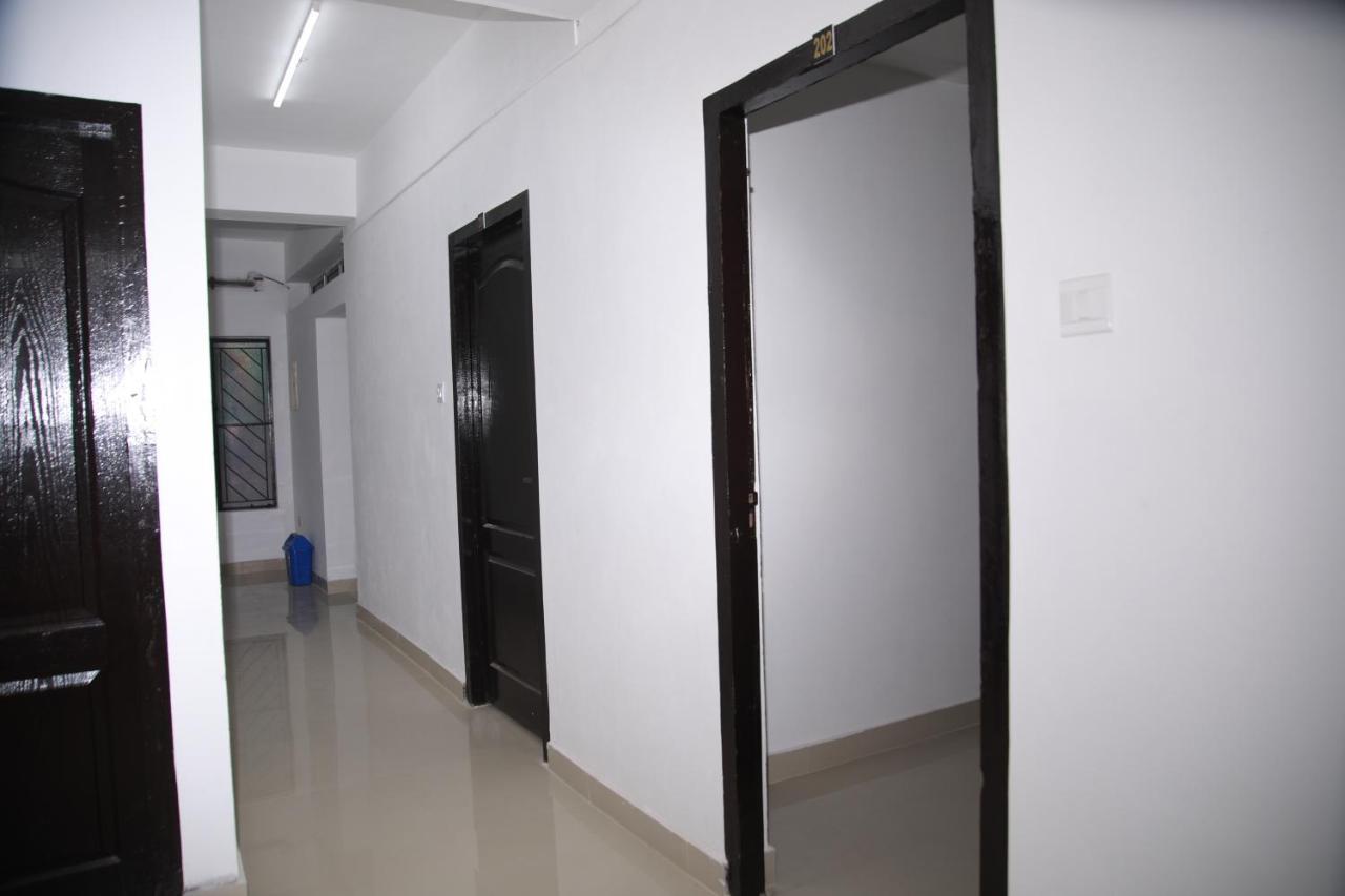 Отель Meghna Residency Тривандрум Экстерьер фото