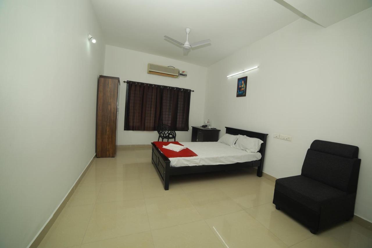 Отель Meghna Residency Тривандрум Экстерьер фото
