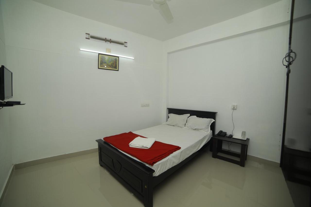 Отель Meghna Residency Тривандрум Экстерьер фото