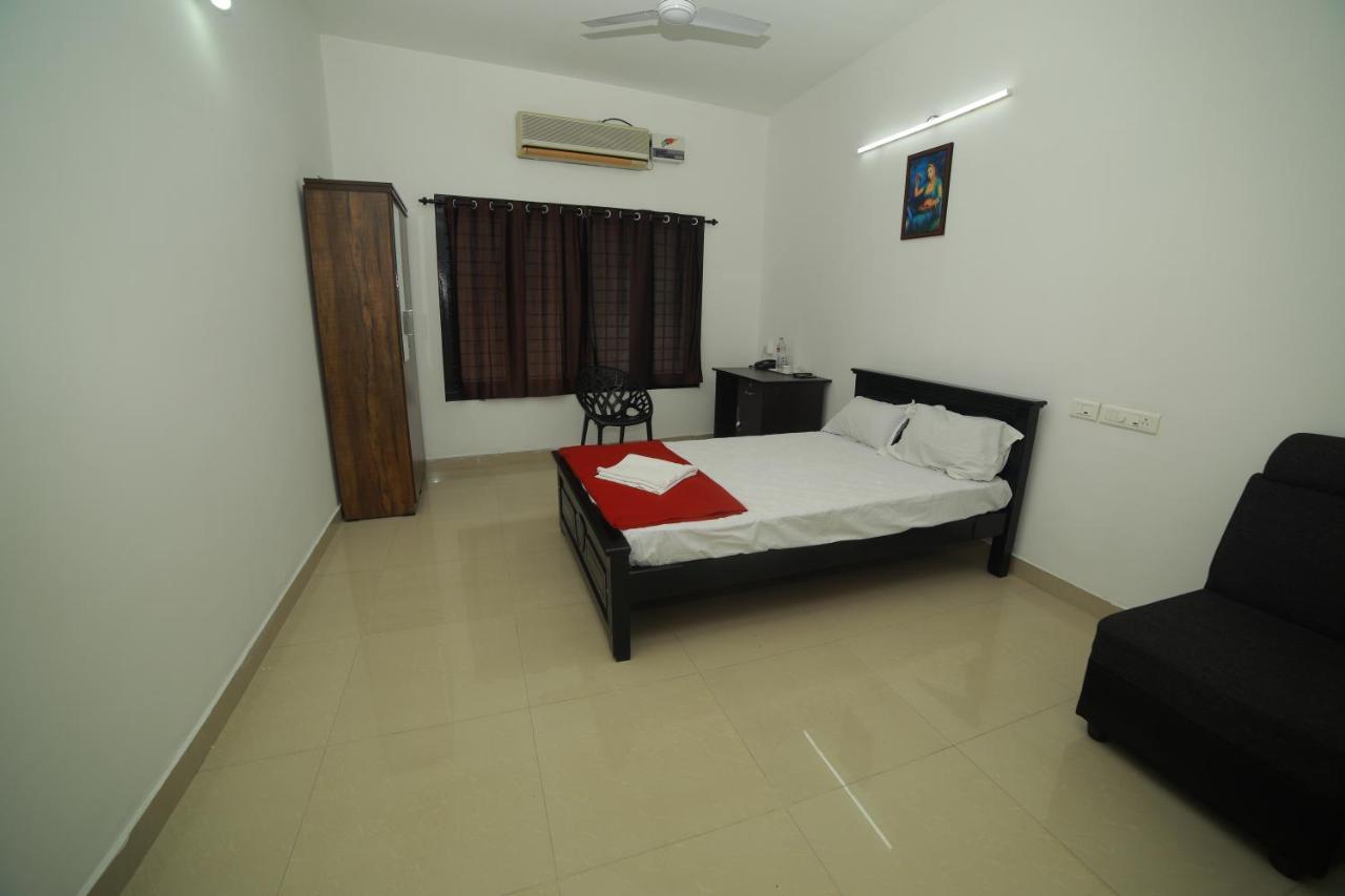 Отель Meghna Residency Тривандрум Экстерьер фото