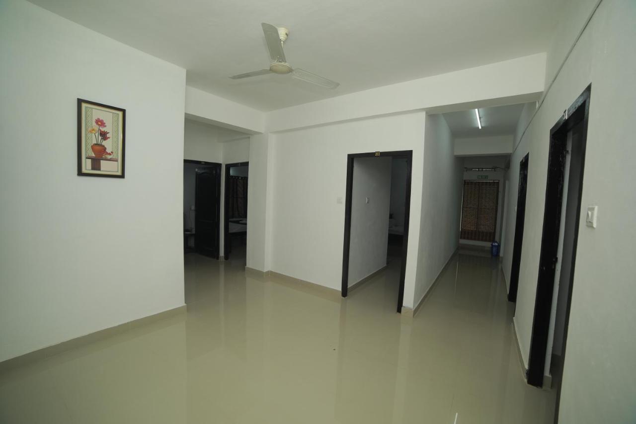 Отель Meghna Residency Тривандрум Экстерьер фото
