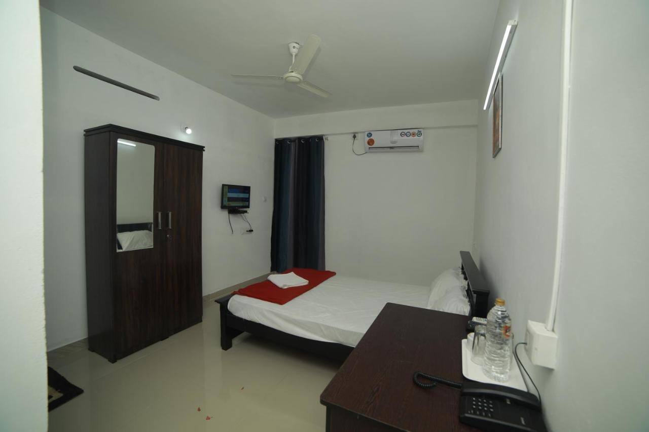 Отель Meghna Residency Тривандрум Экстерьер фото
