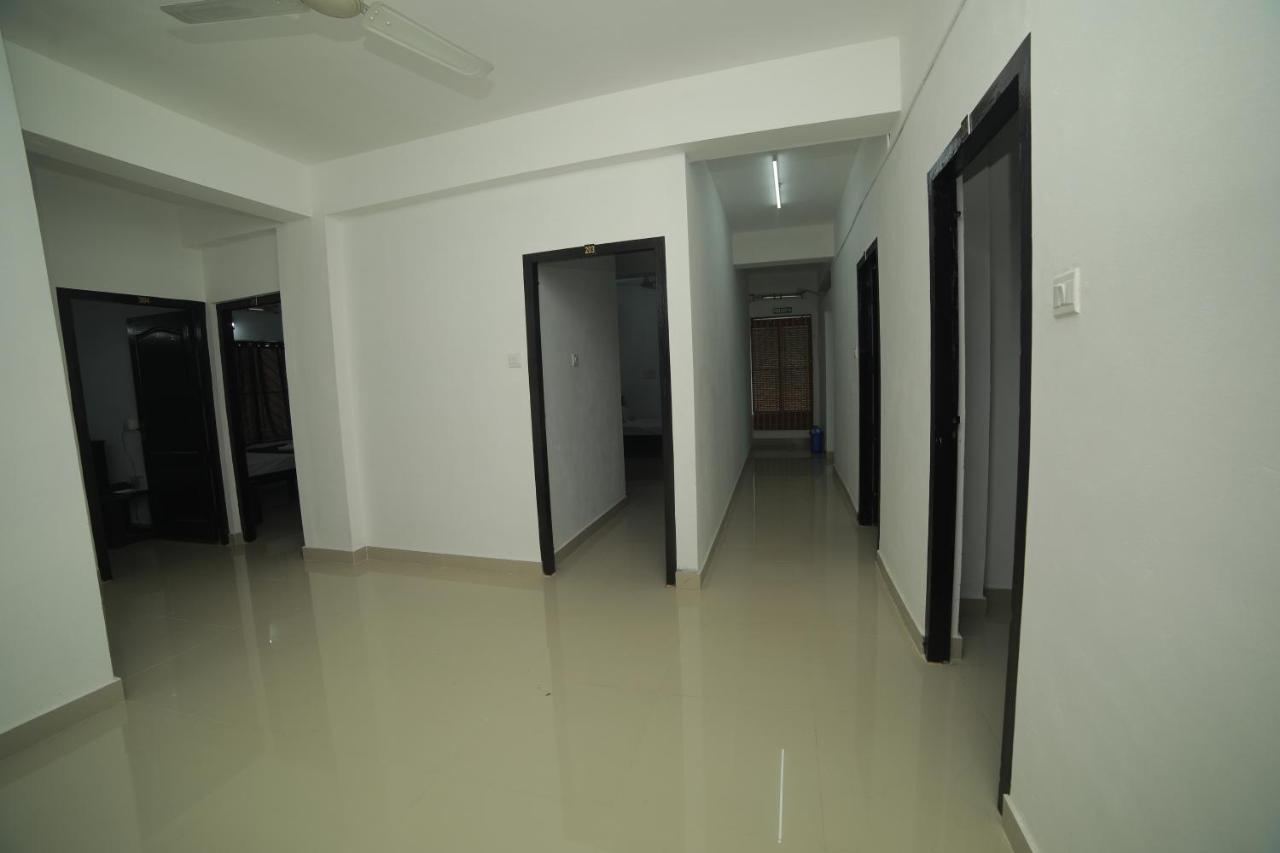 Отель Meghna Residency Тривандрум Экстерьер фото