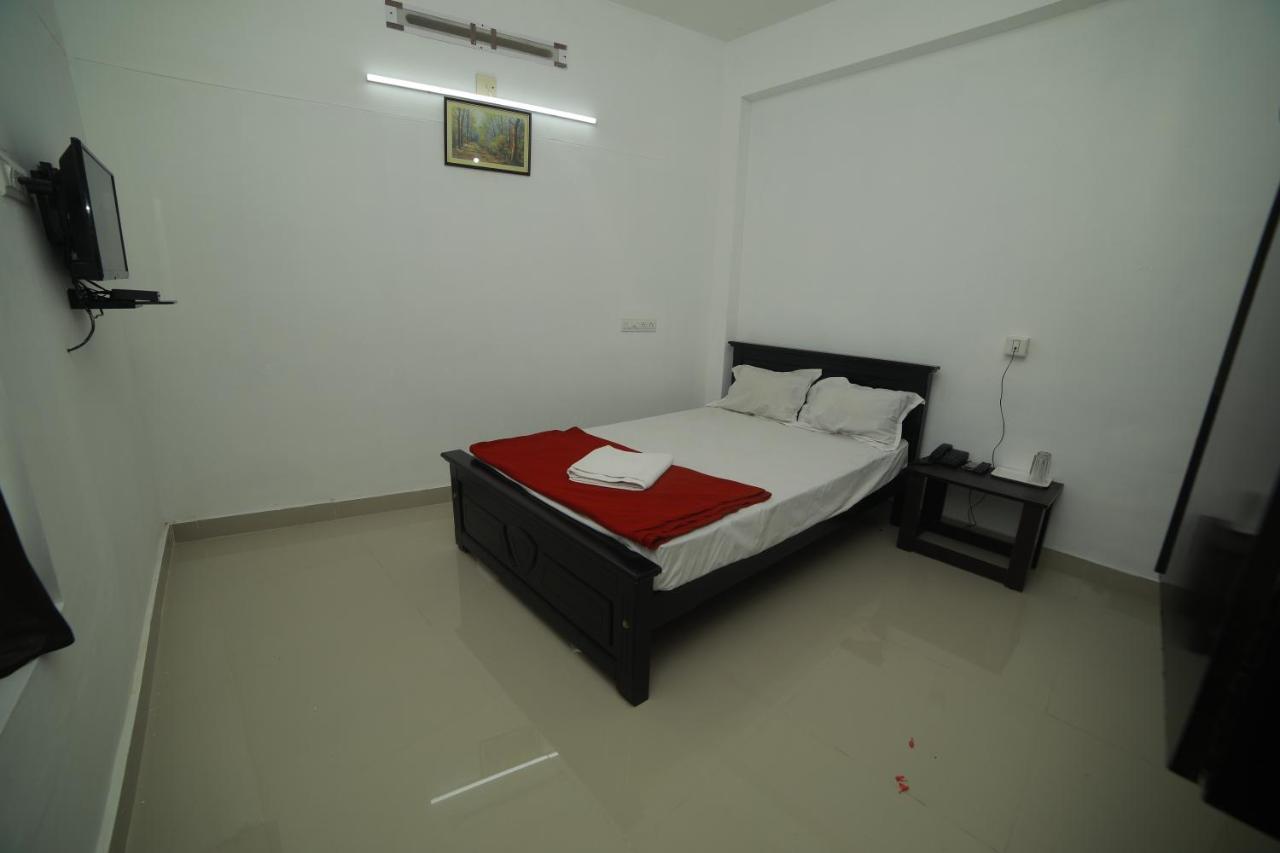 Отель Meghna Residency Тривандрум Экстерьер фото